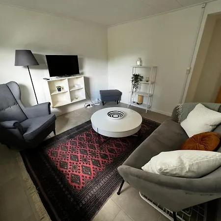 דירה Cozy Basement